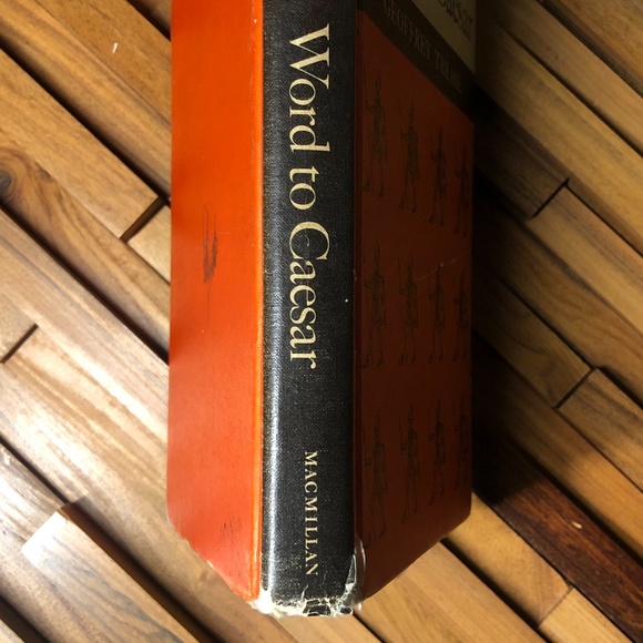 Book Ceasar "Word to Ceasar" Geoffrey Trease | VTG 1965 - Picture 5 of 12